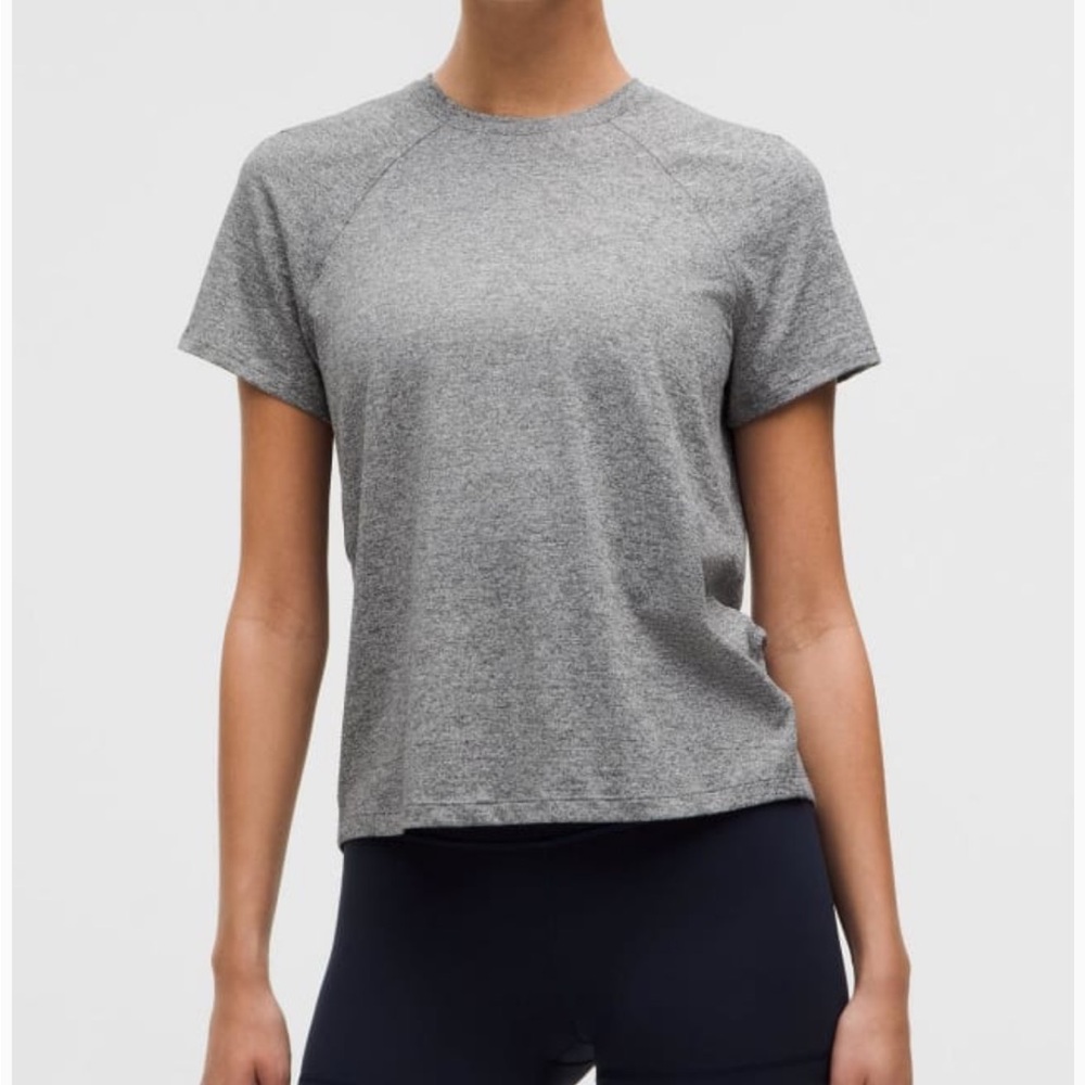EUC lululemon License to Train Classic-Fit T-Shirt, size 12 in heathered black